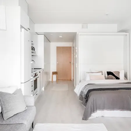 Island Studio Apartment, Free Parking, Bus Stop 200m アパート *