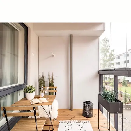 Island Studio Apartment, Free Parking, Bus Stop 200m アパート ヘルシンキ